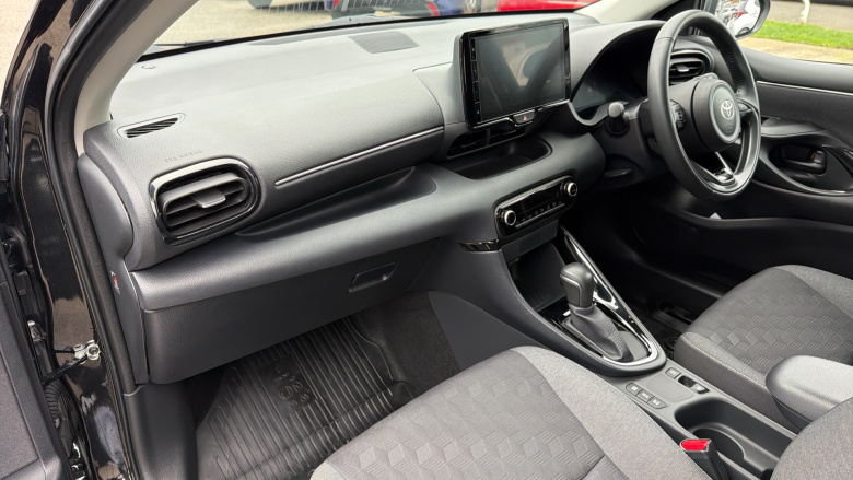 Toyota Yaris 1.5 Hybrid Design 5dr CVT Hybrid Hatchback